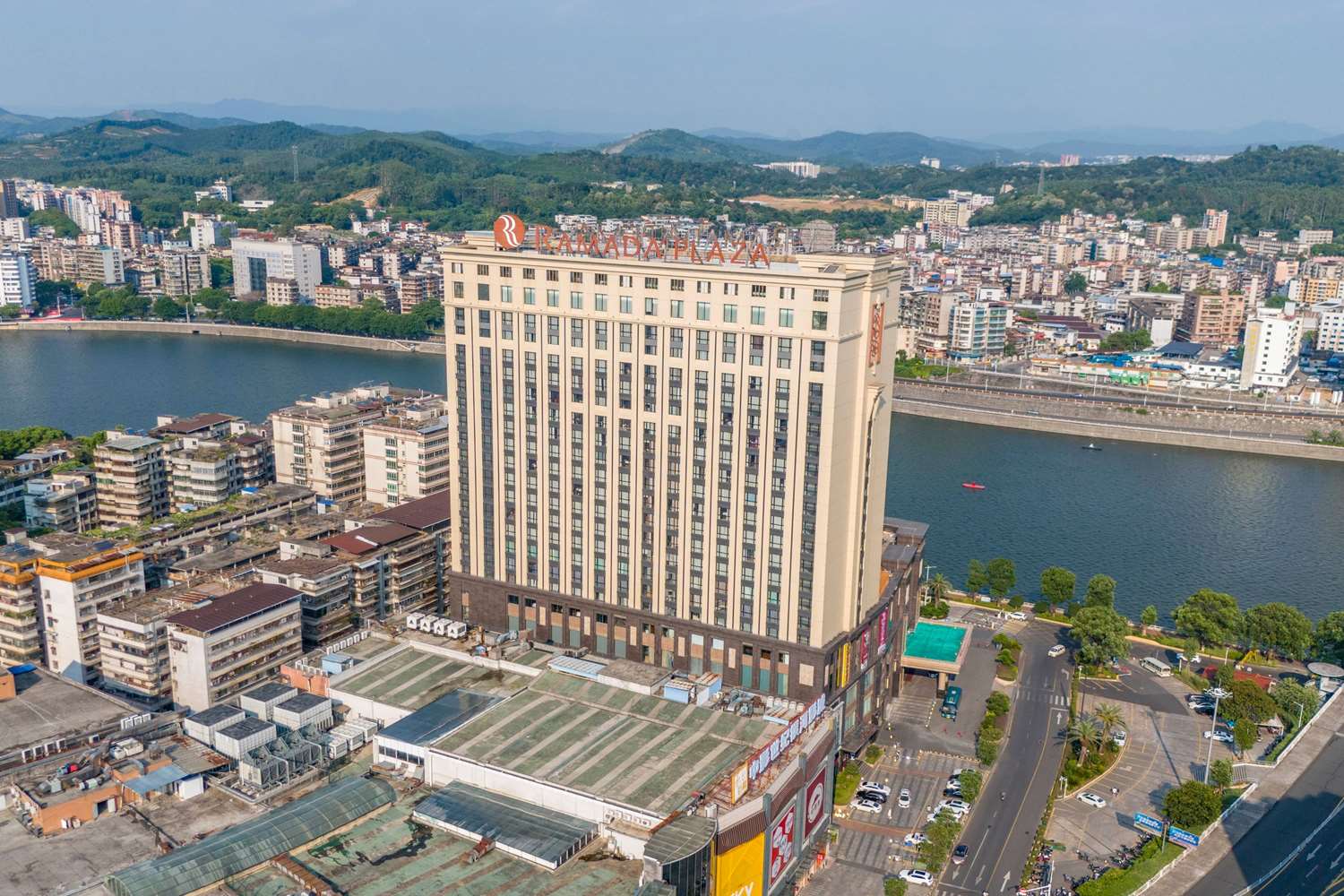 Ramada Plaza by Wyndham Shaoguan City Centre 2/6