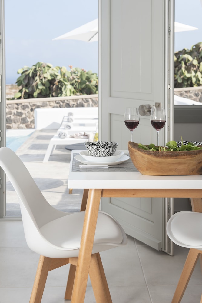 White Orchid Luxury Suites 46/50