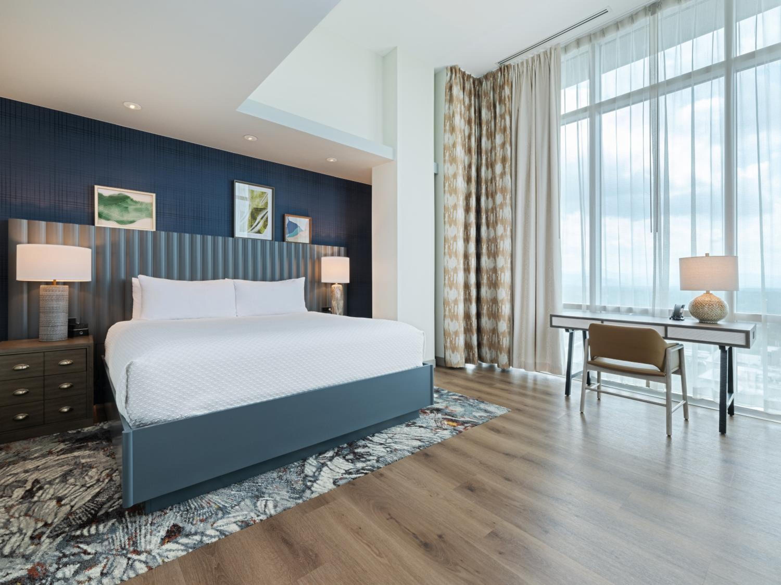 1 Bedroom, Suite, Hotel Indigo Asheville Downtown 2/5