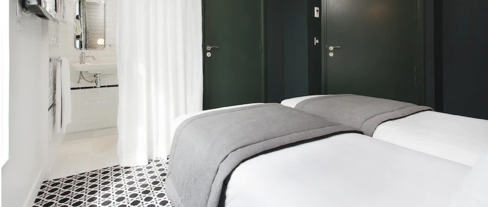 HOTEL EMILE 16/49