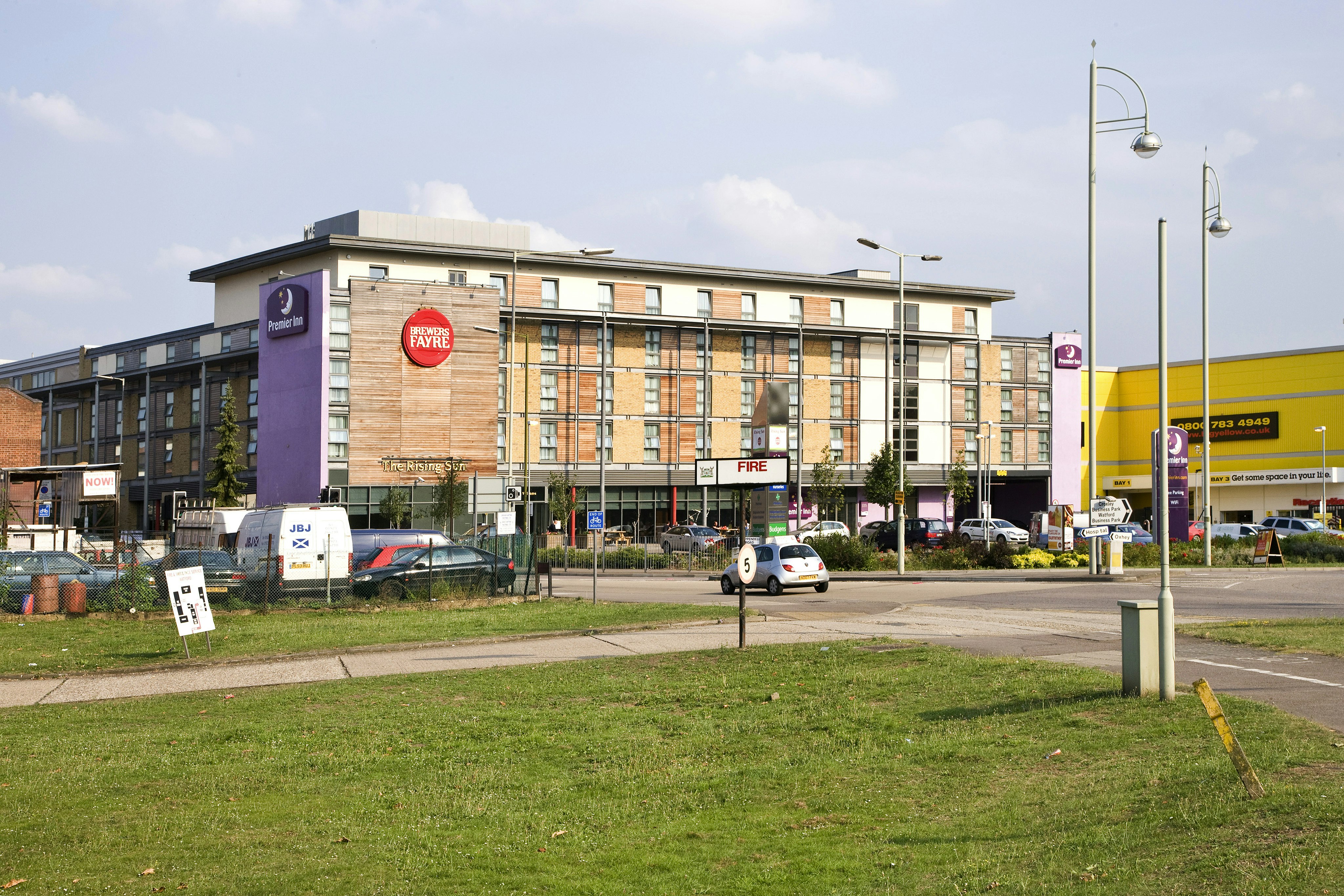 Premier Inn Watford (Croxley Green) 22/25