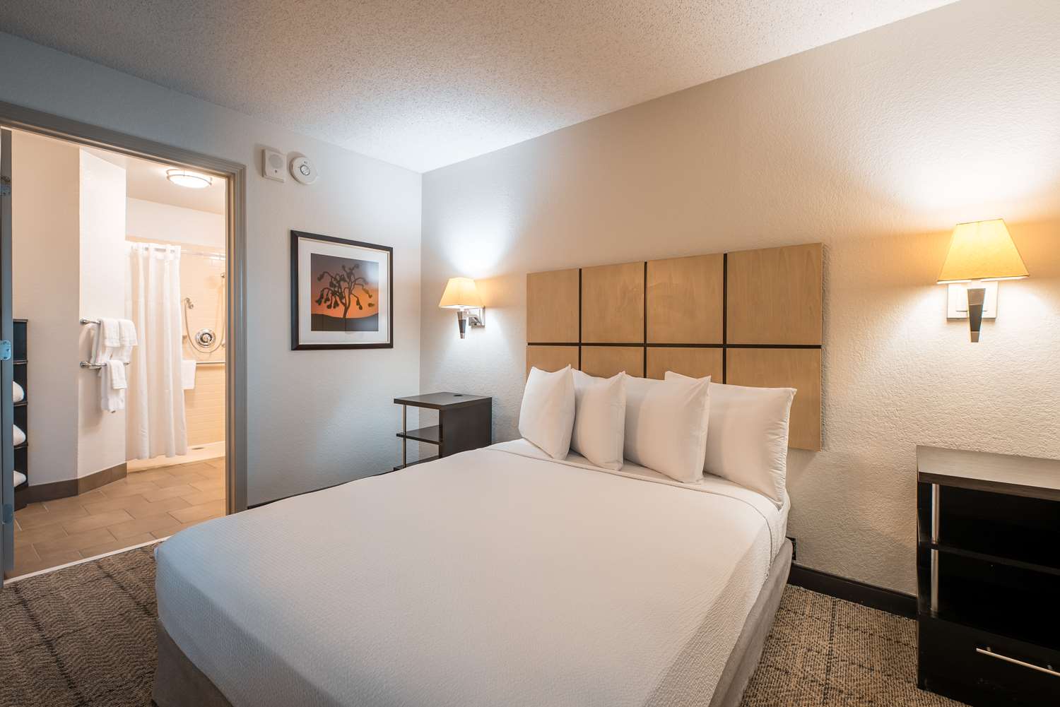 1 BEDROOM, SUITE, 2 QUEEN BEDS