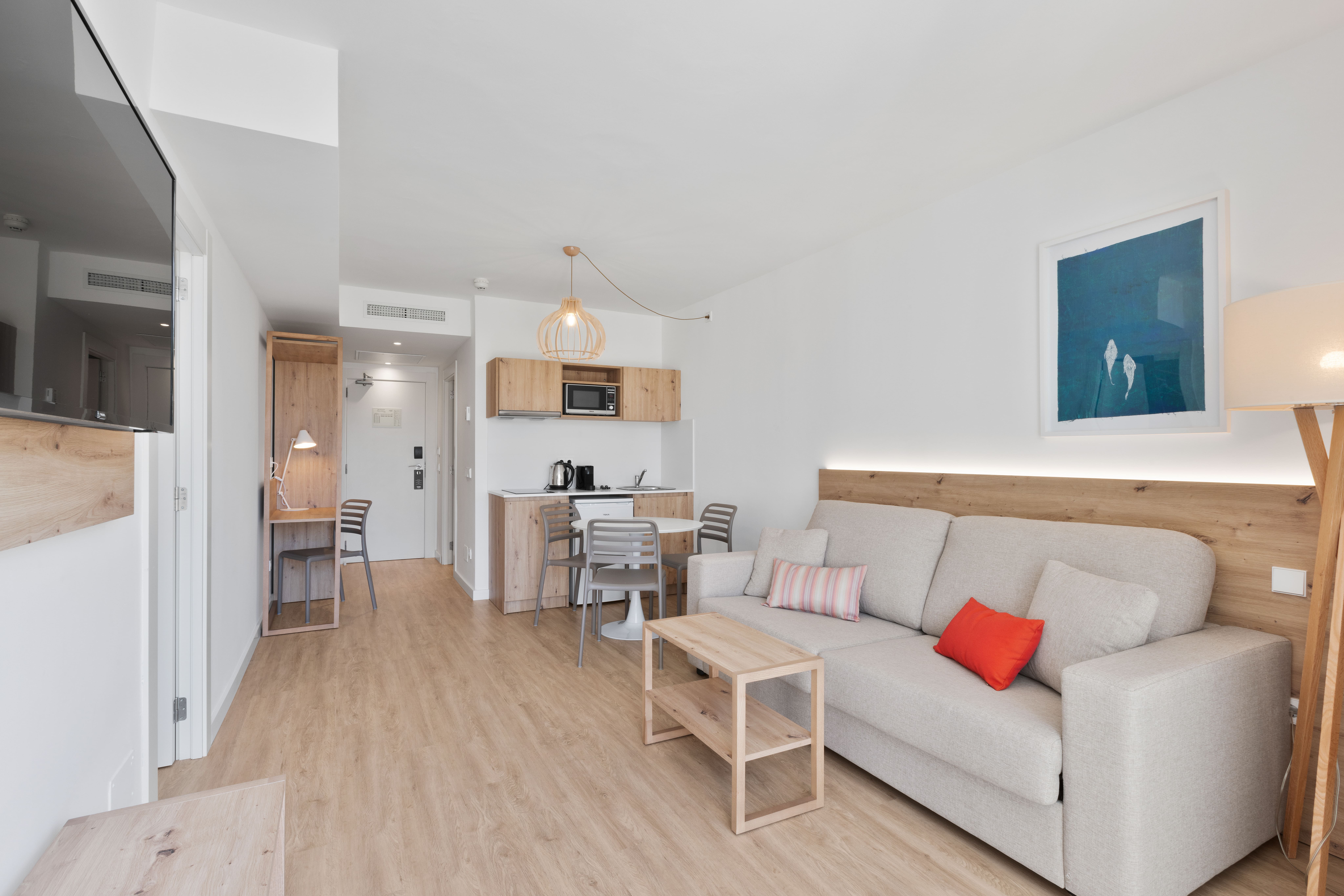 Palmanova Beach Apartments by TRH 48/62