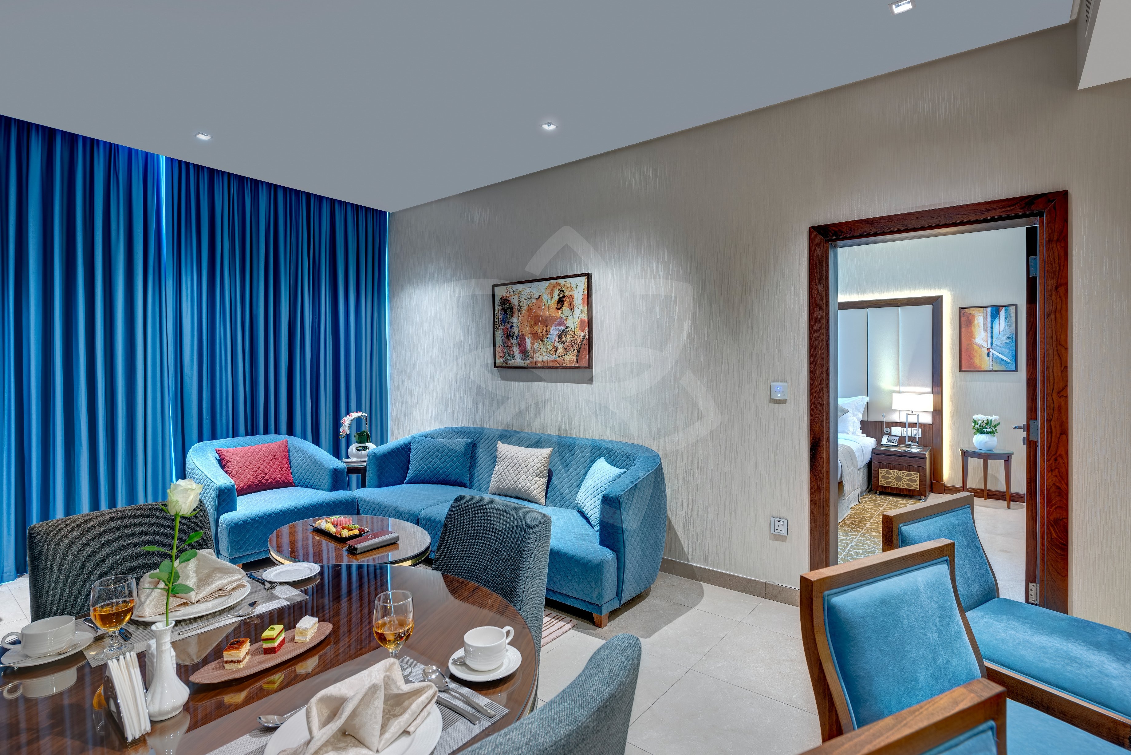 Royal Continental Suites 18/26