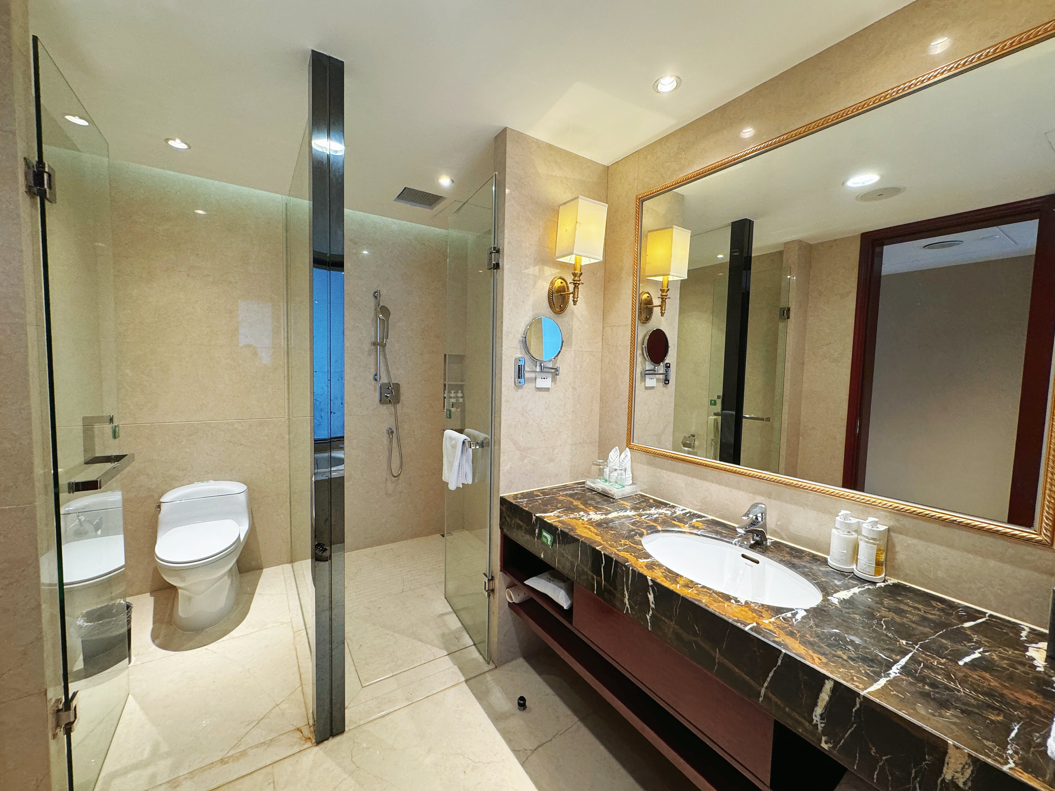 Holiday Inn FOSHAN NANHAI CENTRAL 80/81