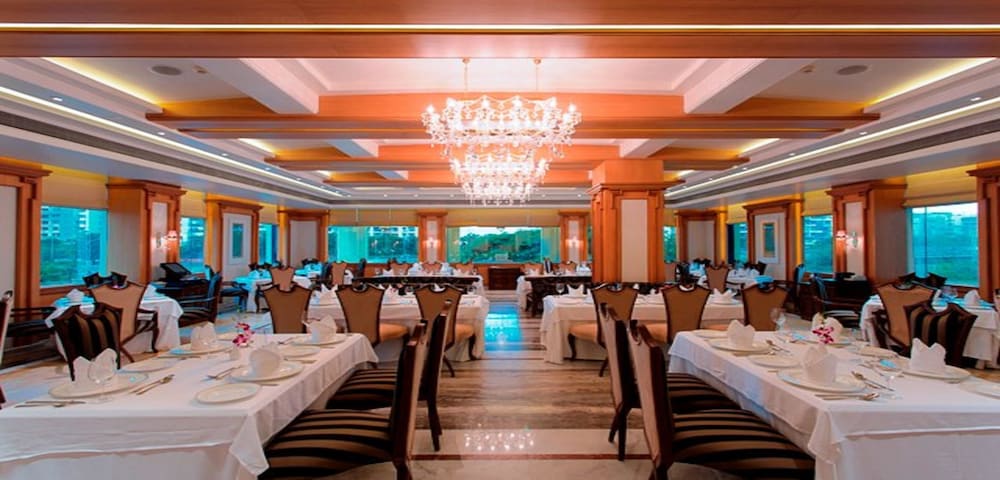 Royal Tulip Navi Mumbai 48/60