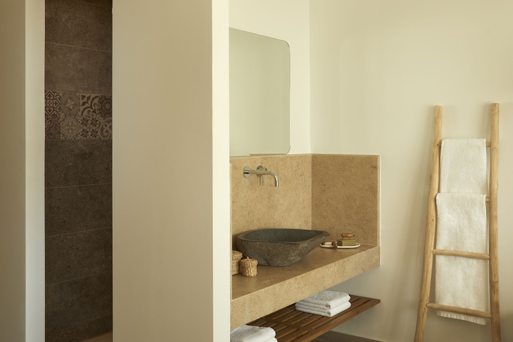 Superior, King Bed, Shared Pool