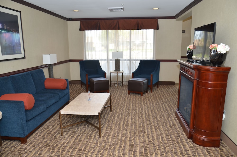 Quality Inn Near Walden Galleria Mall 25/36
