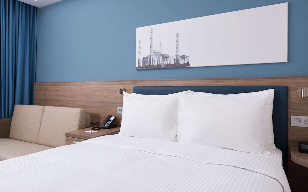 Hampton by Hilton Astana Triumphal Arch 13/53