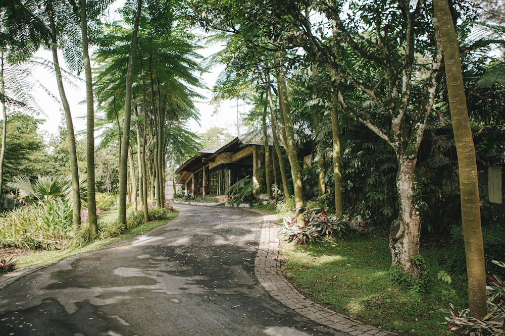 The Hill Hotel & Resort Sibolangit Powered by Archipelago 52/62