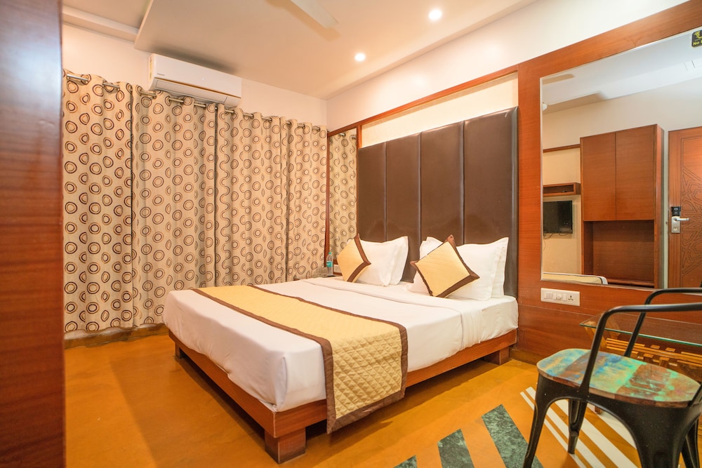 Uddhav Vilas Hotel 18/46