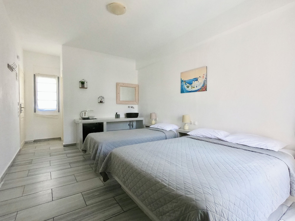 Nova, Standard, Triple, 1 Double and 1 Single Bed, Pool View