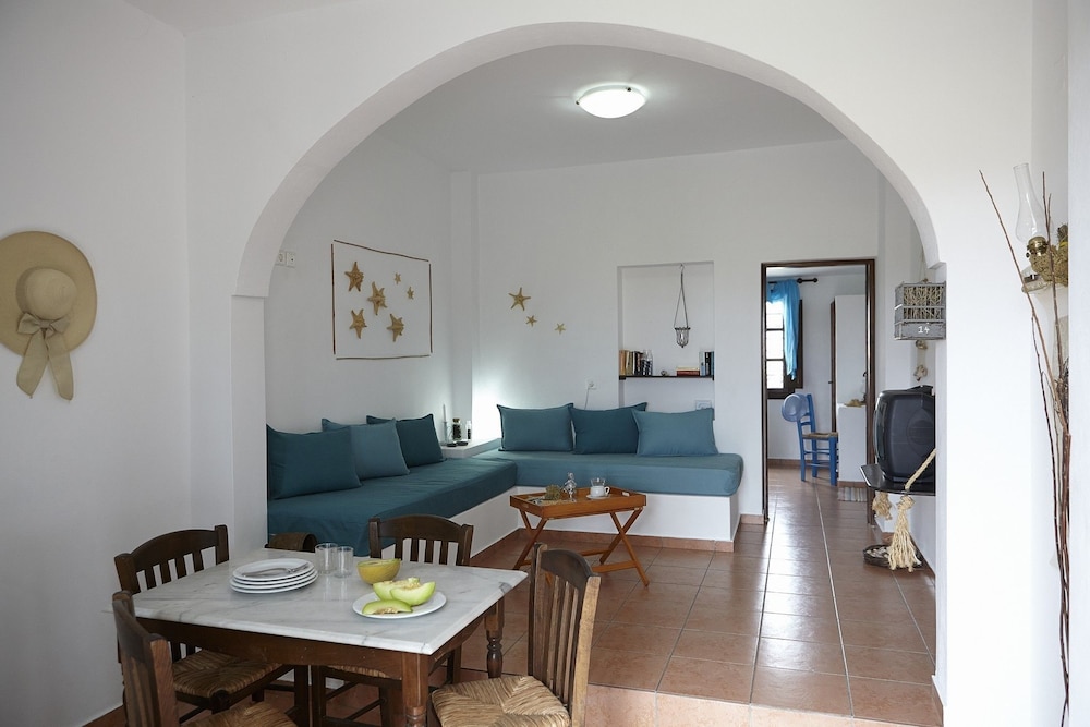 Anna Traditional Apartments 41/68