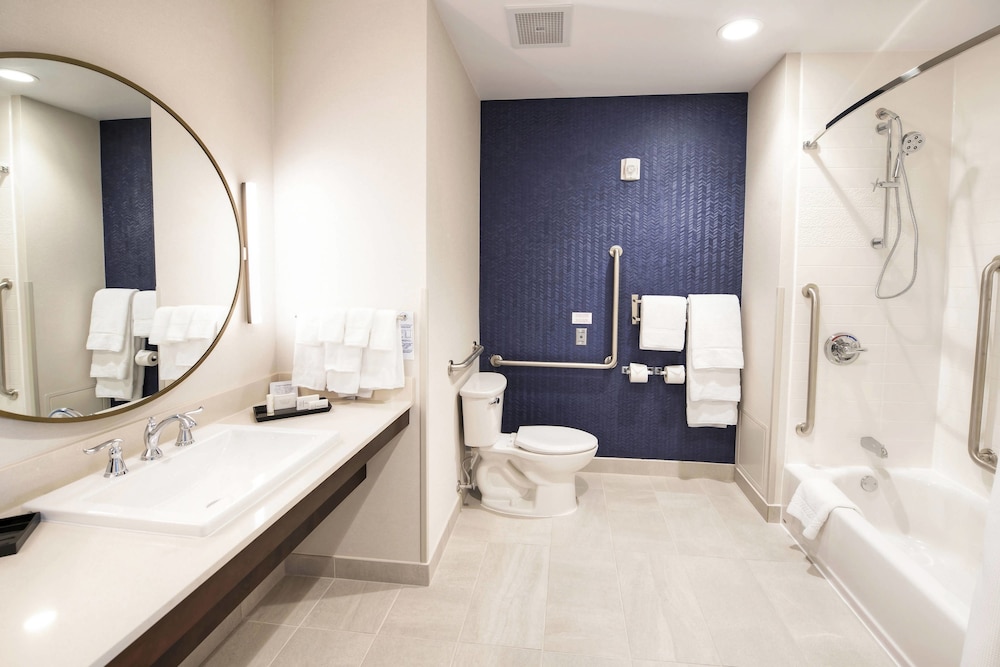 Fairfield Inn And Suites Ottawa Airport 8/42