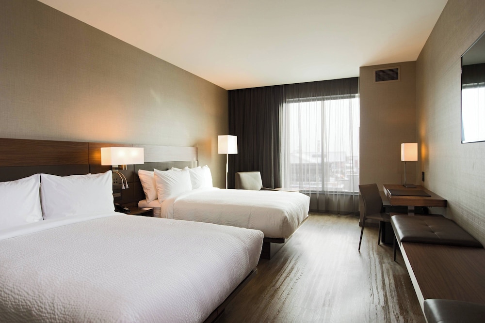 Ac Hotel By Marriott Cincinnati At Liberty Center 11/50