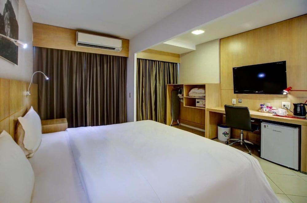 SUPERIOR, KING BED, ACCESSIBLE