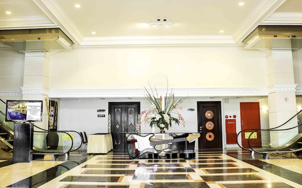 Amos Cozy Hotel 55/66
