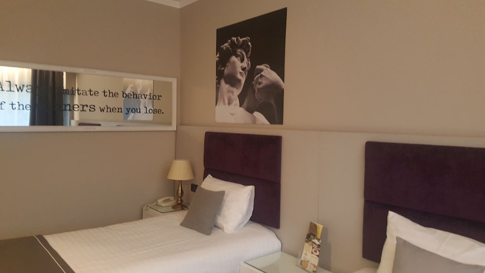 Dumbrava Hotel 17/70