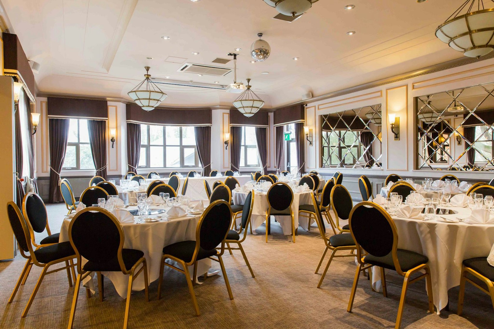 Hogs Back Hotel And Spa 22/26