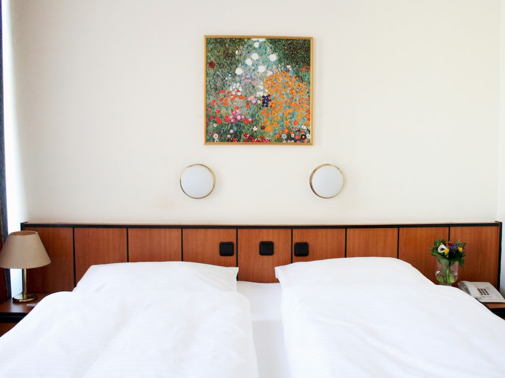 HOTEL DREI KRONEN VIENNA CITY 43/74
