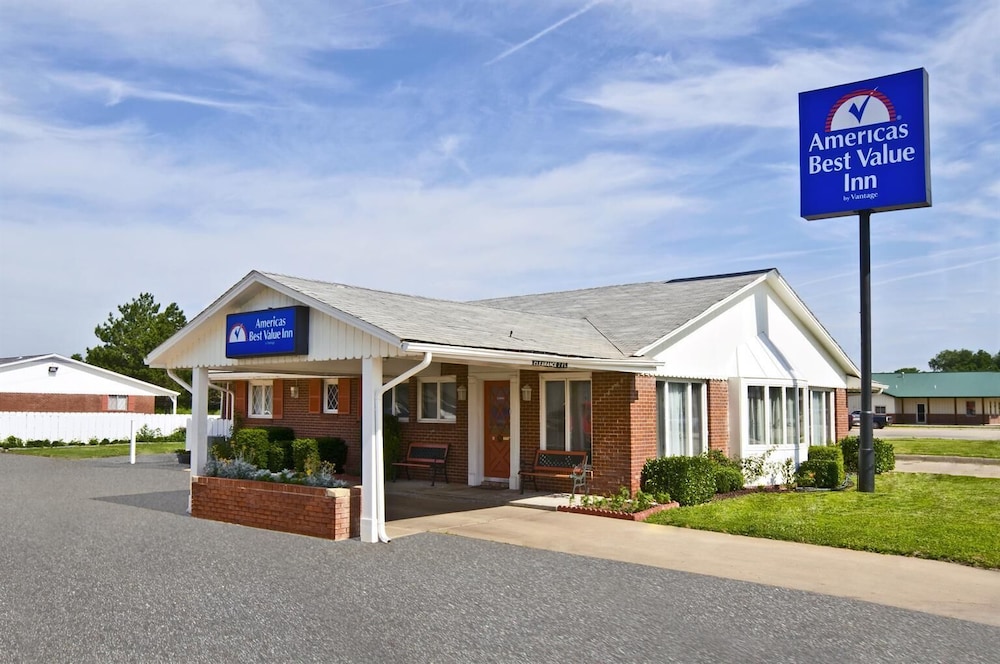 Americas Best Value Inn Arkansas City 2/28
