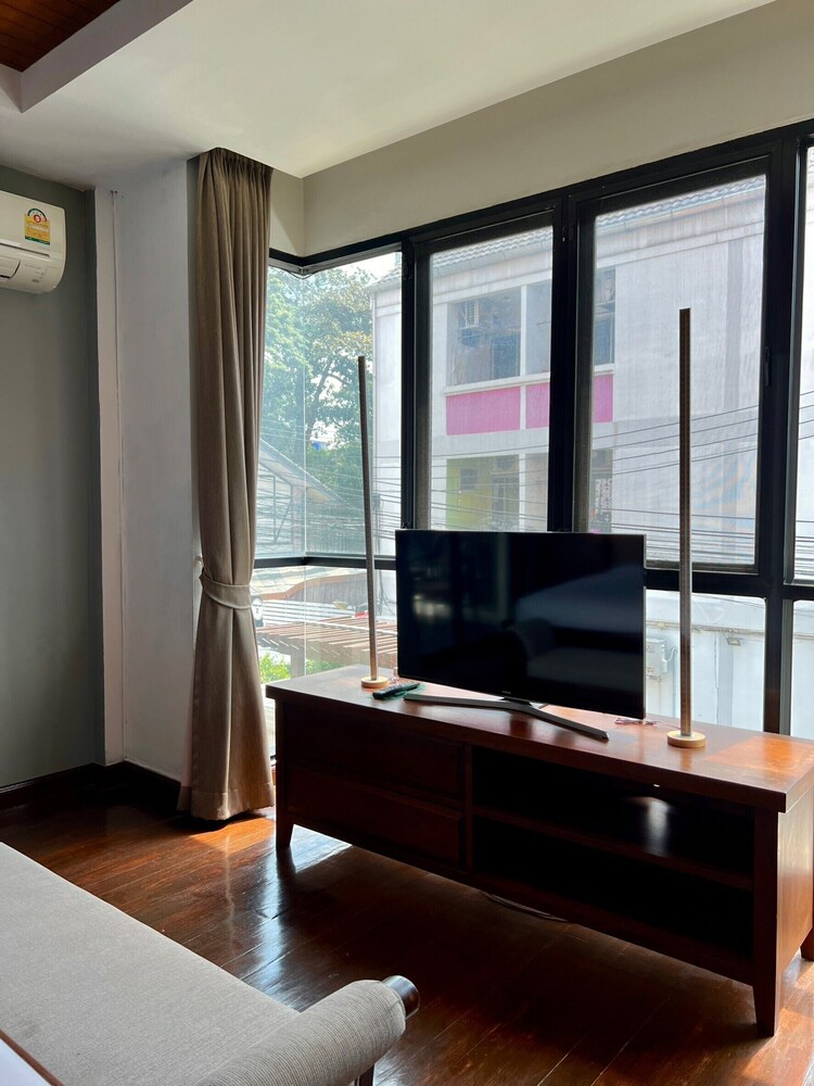 Yotaka Bangkok Hotel 32/49