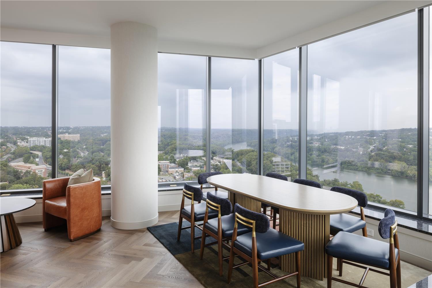 Hilton Arlington Rosslyn The Key 40/57