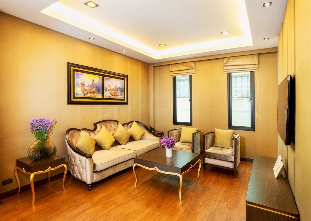 CHIVA BANGKOK HOTEL 38/58