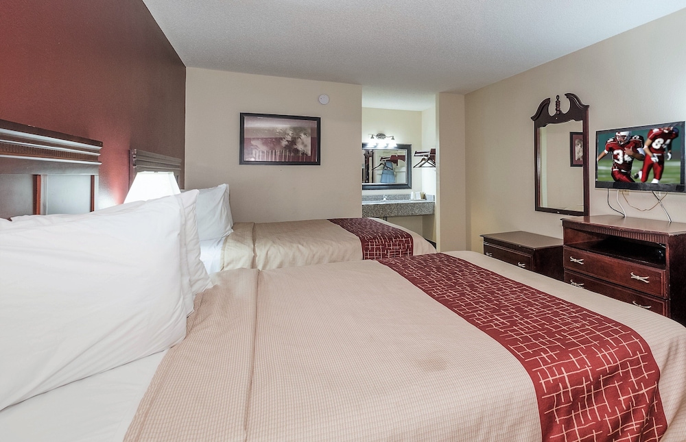 Red Roof Inn Chipley 6/16