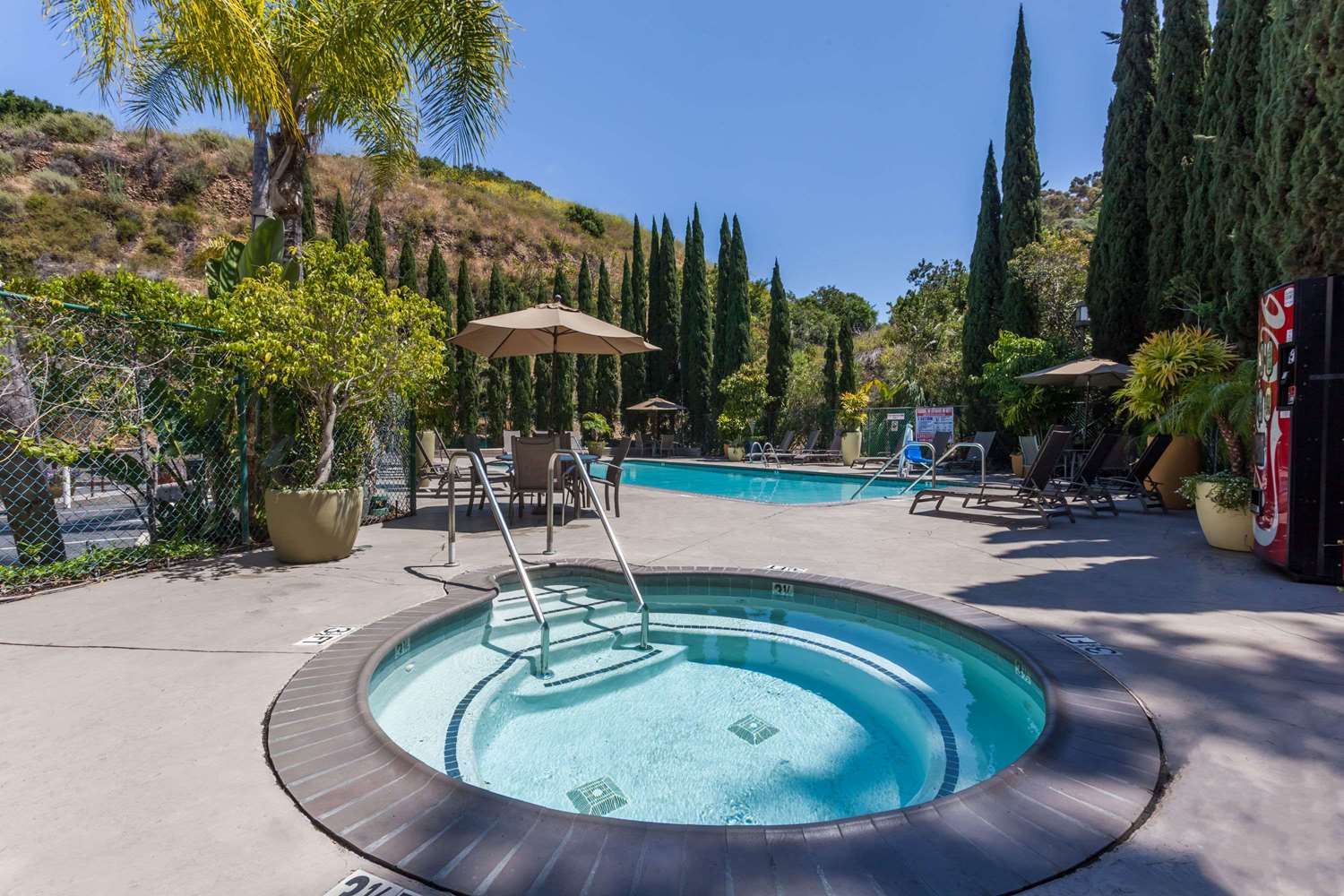 Days Inn by Wyndham San Diego Hotel Circle 8/8