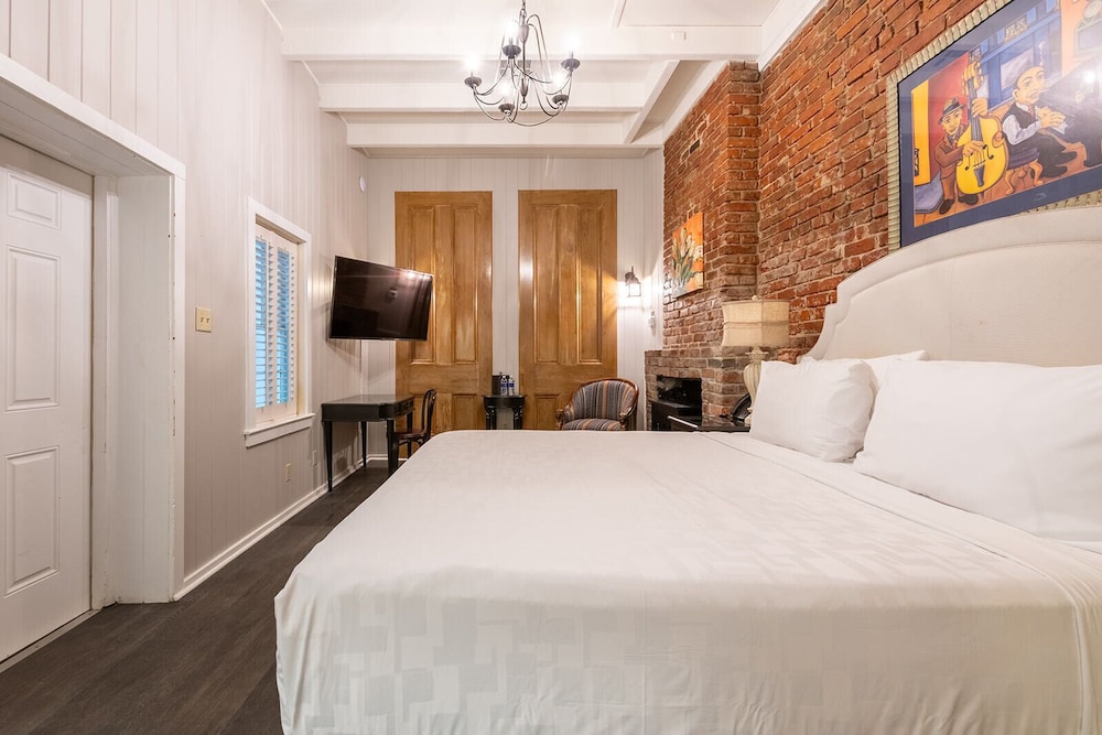 French Quarter Suites Hotel 20/55
