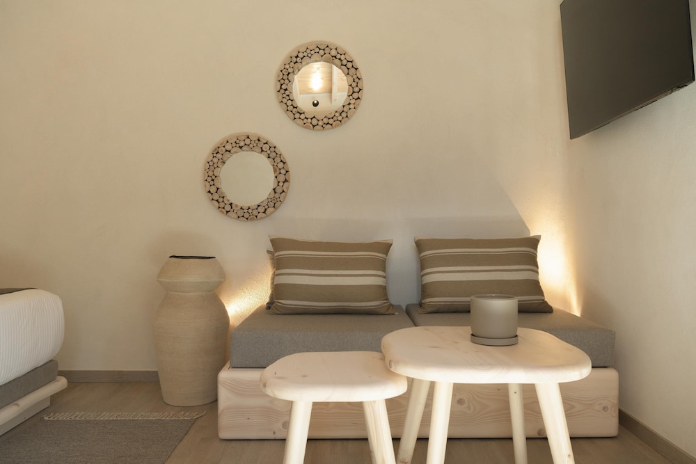 Manili Boutique Suites & Villas 45/60