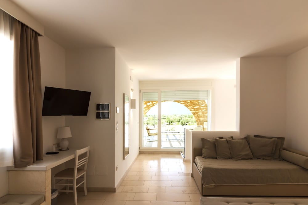 Montiro Hotel 24/48