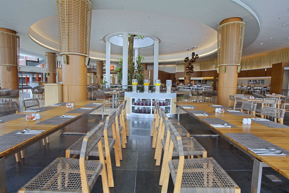 Pesona Alam Resort & Spa 35/50