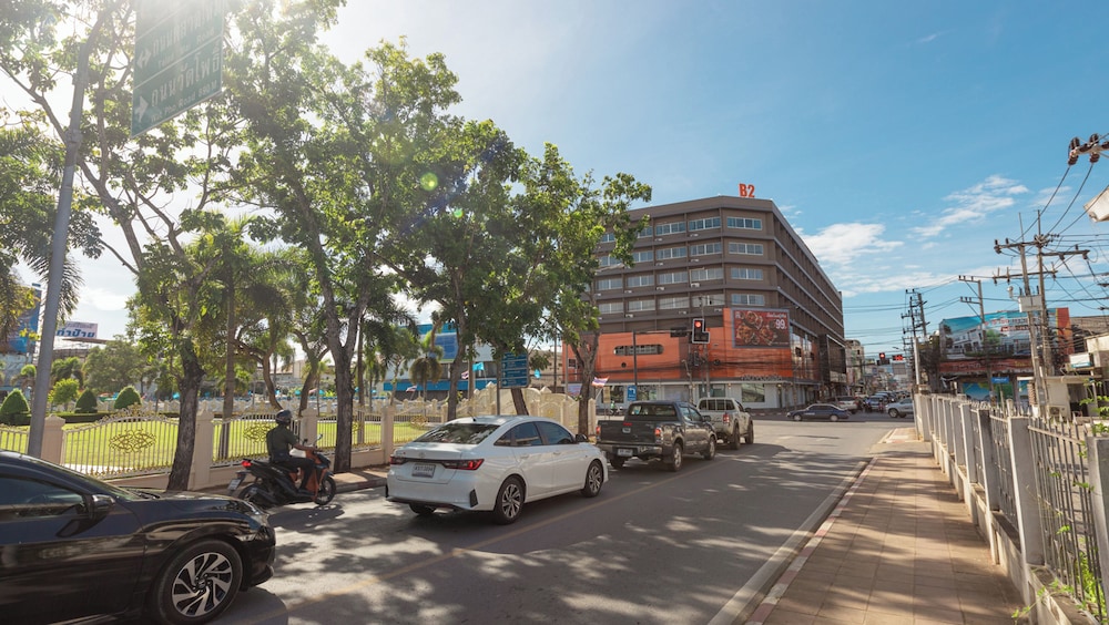 B2 Surat Thani Boutique & Budget Hotel 38/44