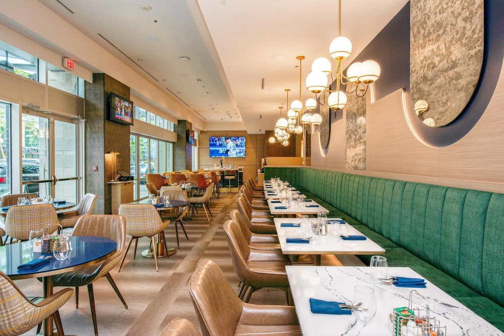 Coast Coal Harbour Hotel 46/64