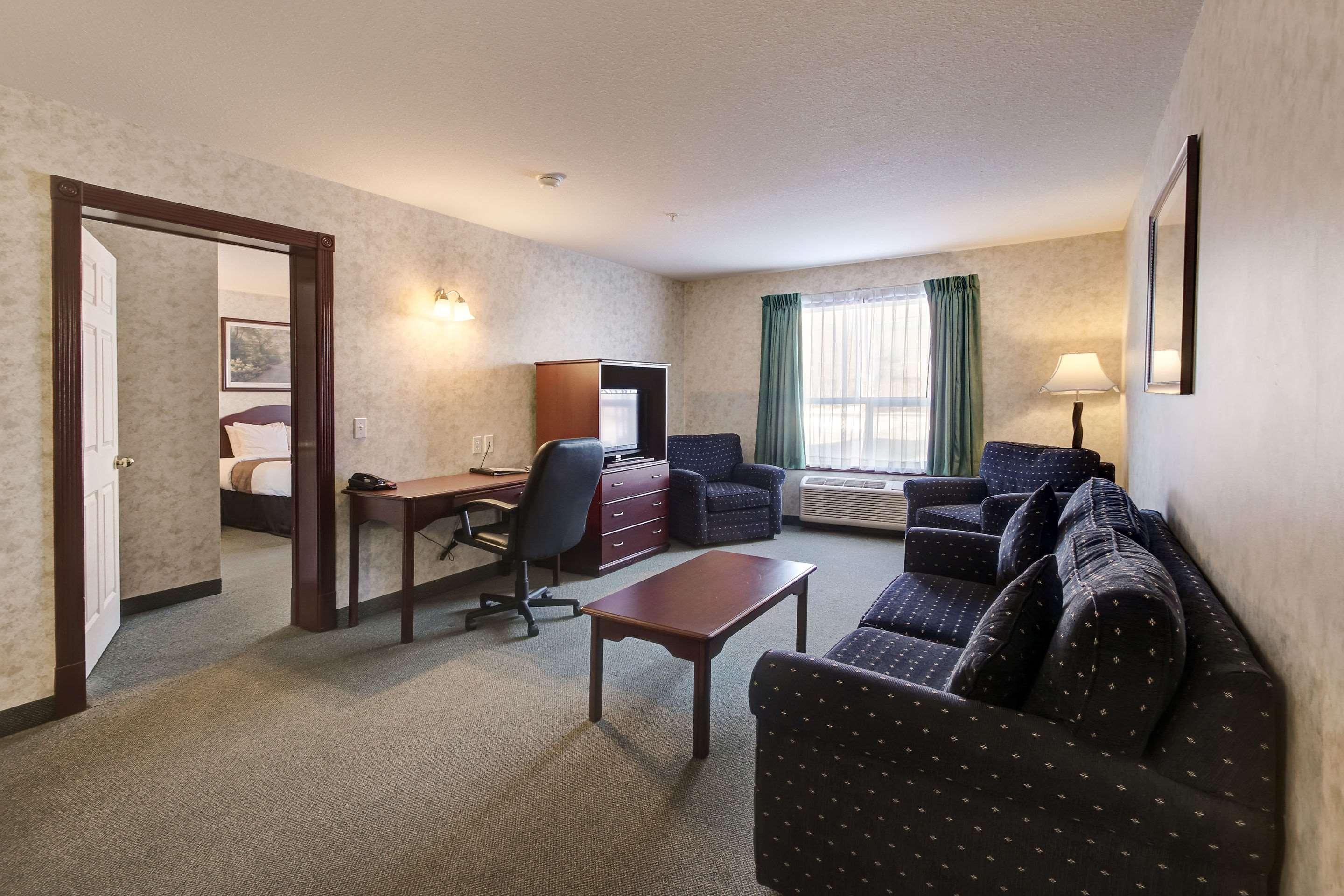 Ramada by Wyndham Nisku 31/36