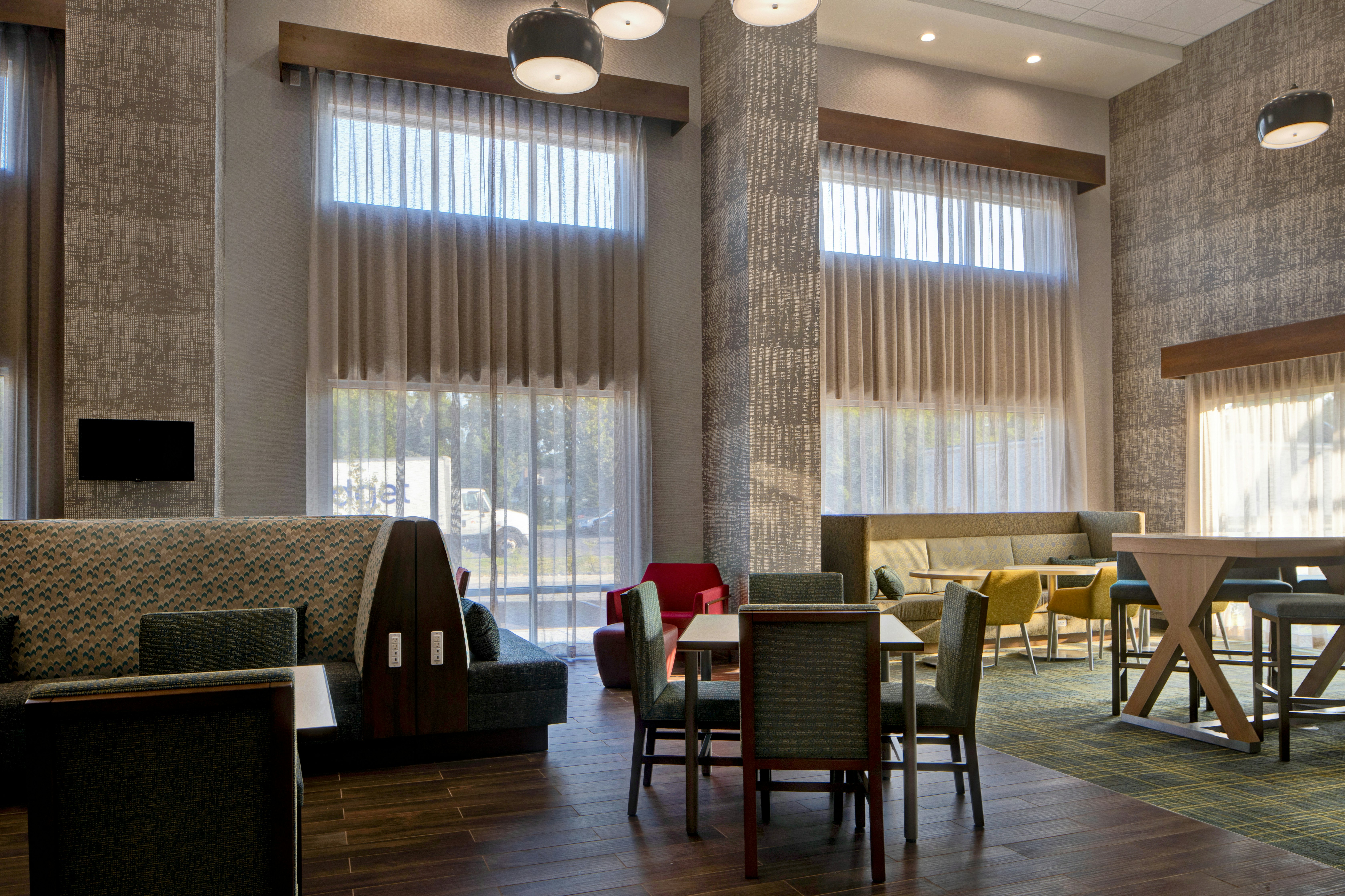 Hampton Inn Suites Deptford Nj 44/53