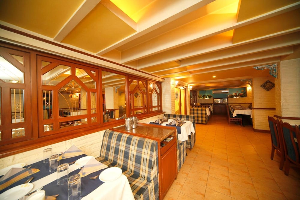 Shree Panchratna Hotel 13/26