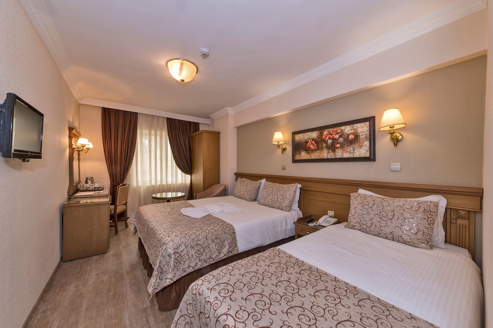 ROOM, TRIPLE