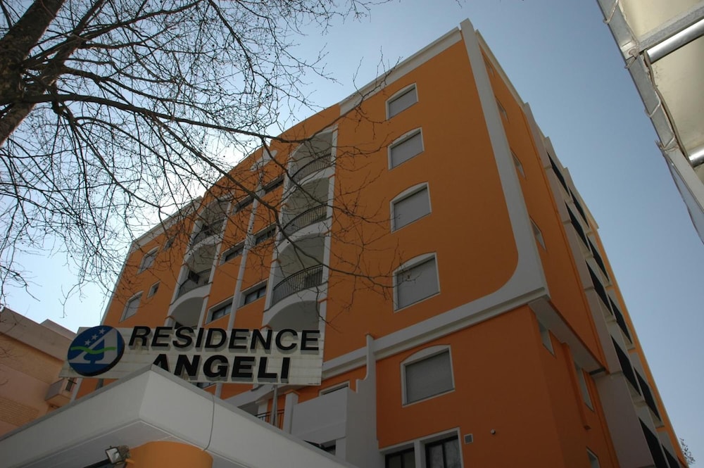 Angeli 1/37
