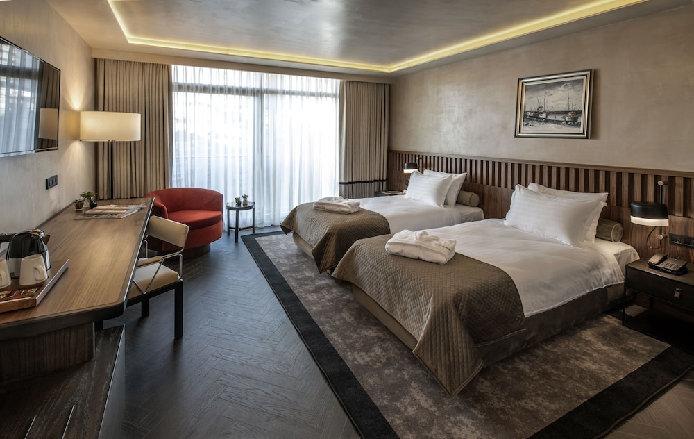 STANDARD, DOUBLE OR TWIN BED