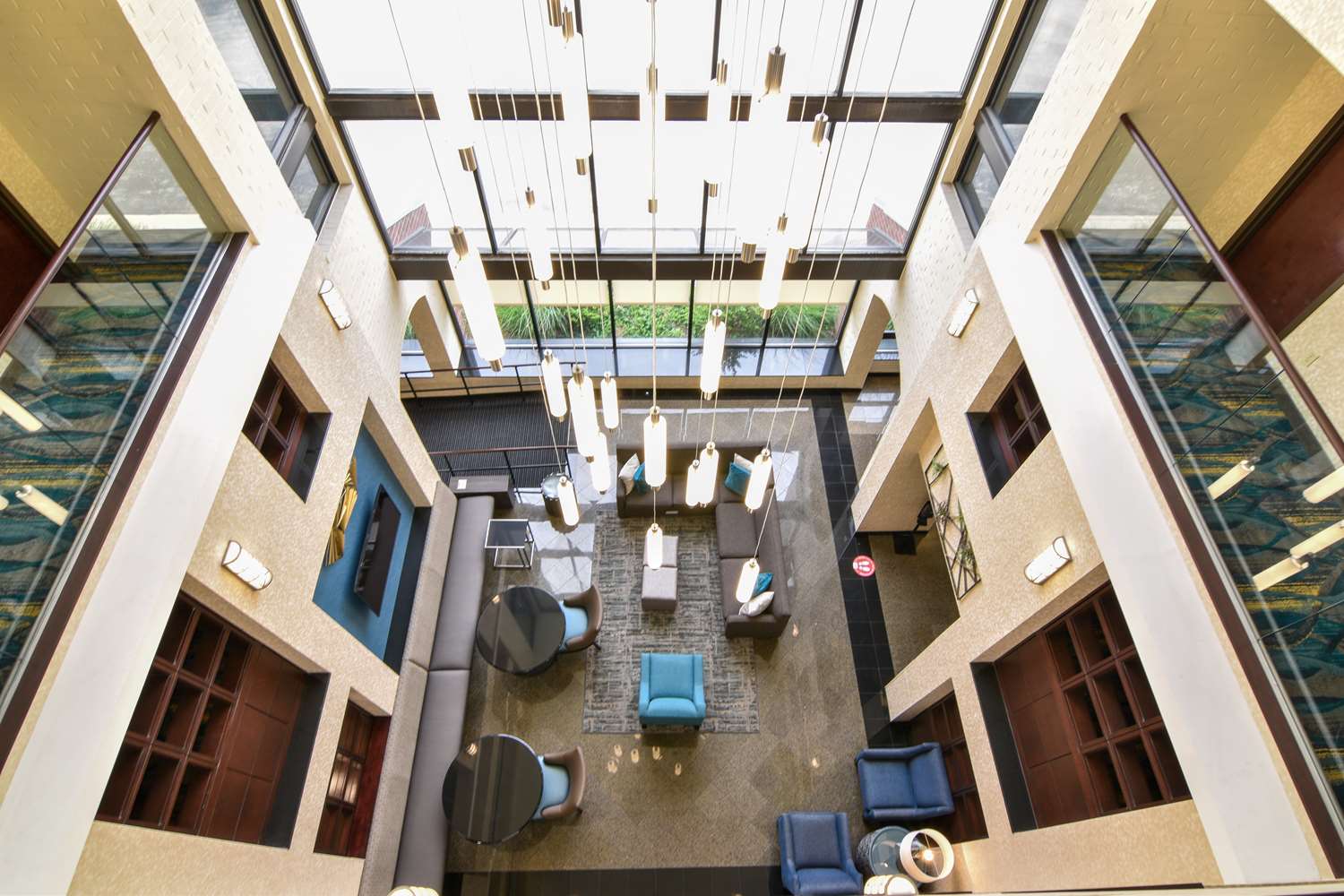 Best Western Plus Indianapolis North at Pyramids 27/29