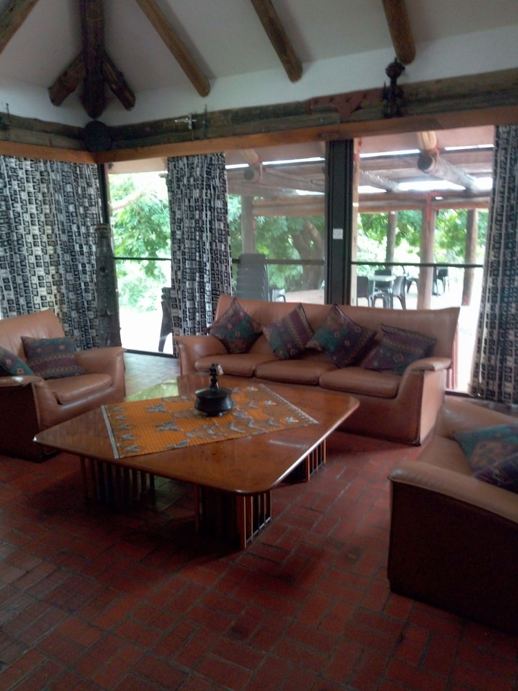 Chaminuka Luxury Lodge 16/28