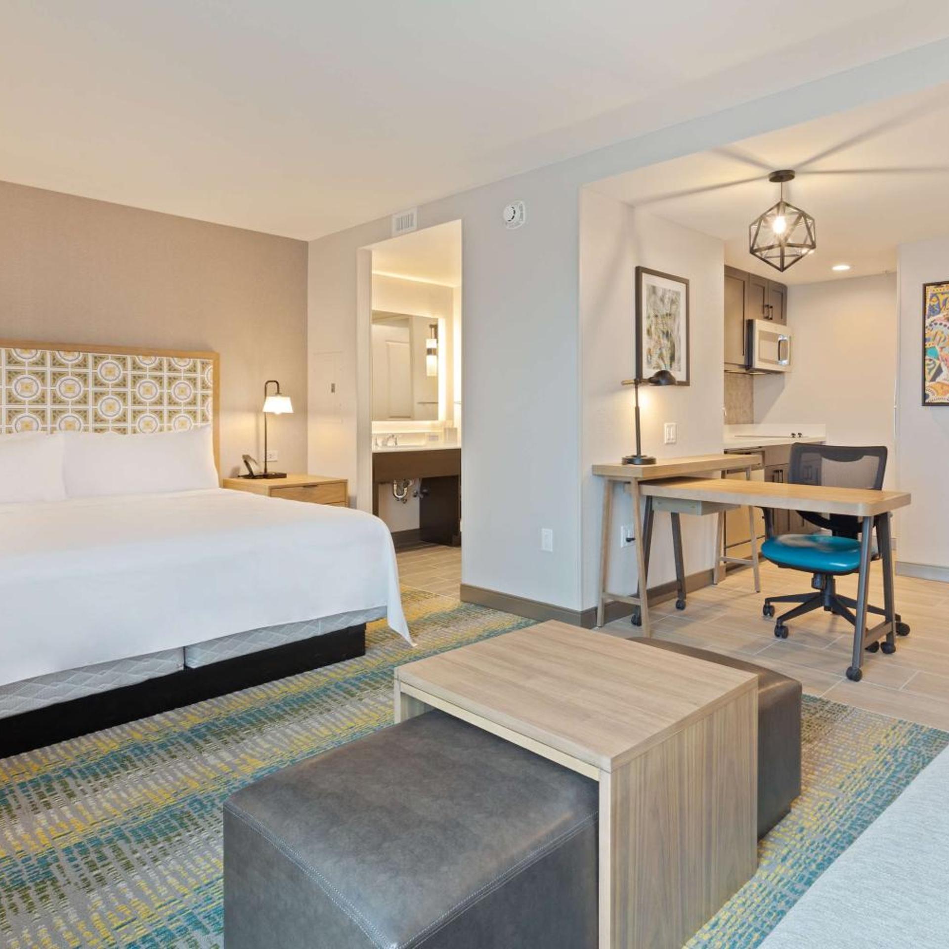 STUDIO, SUITE, KING BED, ACCESSIBLE