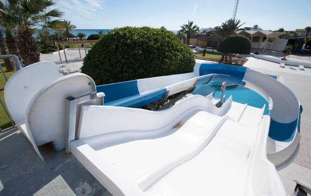 Thapsus Beach Resort 30/48