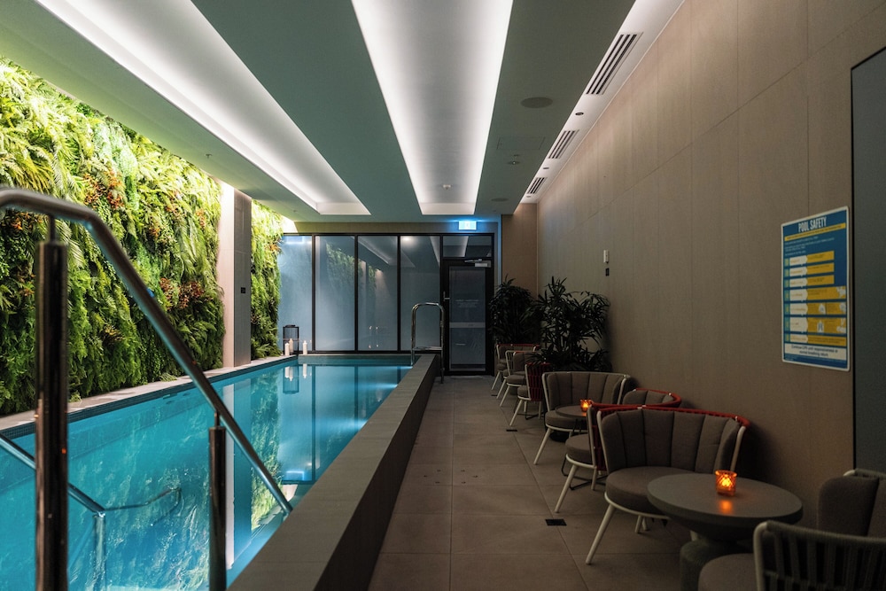 Vibe Hotel Melbourne 36/72