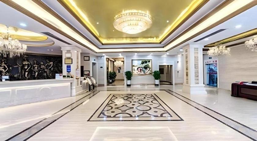 Vienna Hotel (Guilin Qixing Wanda Plaza) 13/48