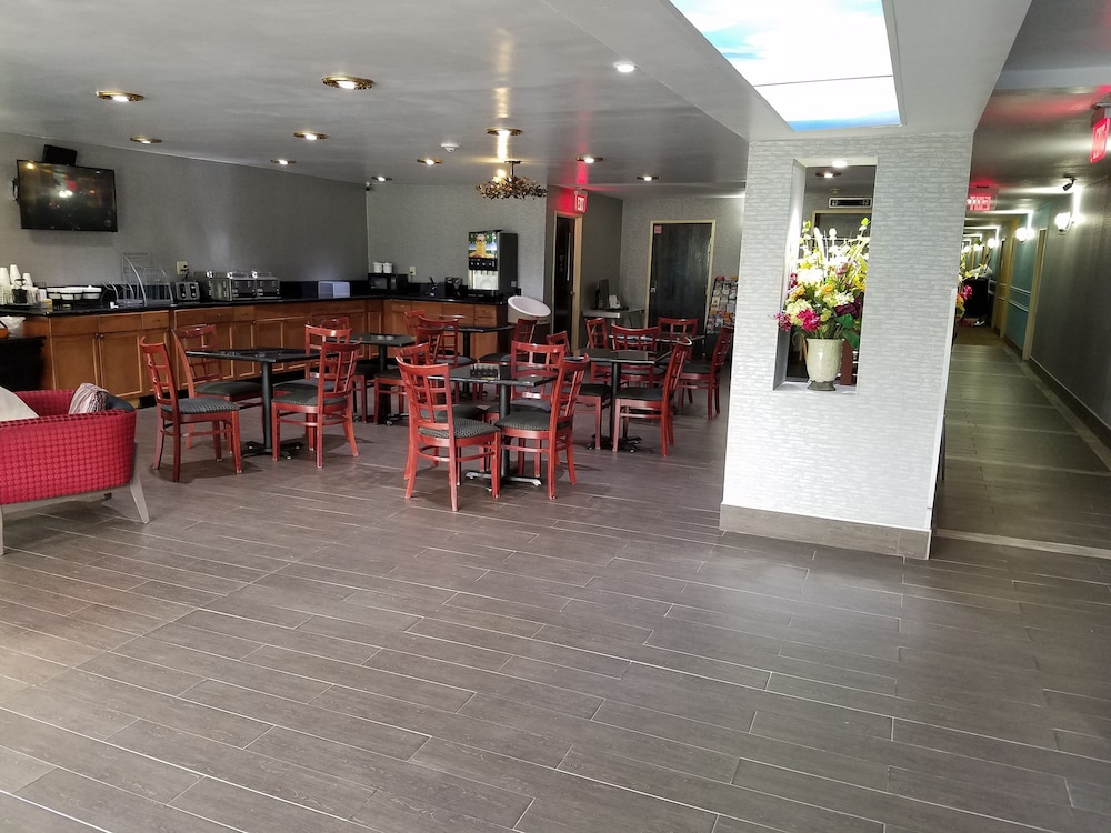 Luxe Studios Nashville Airport 46/63