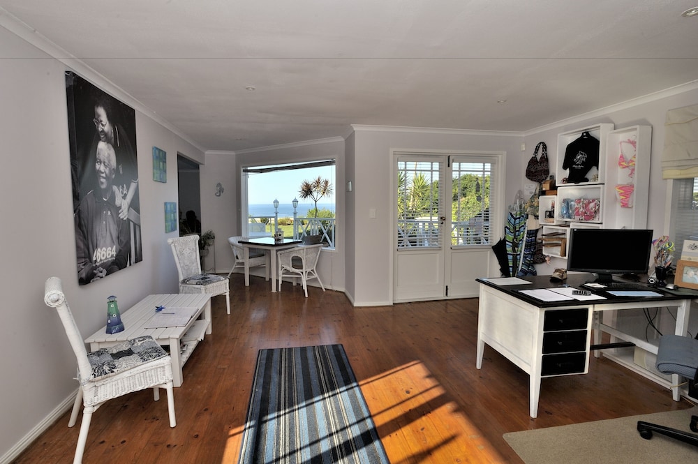 Brenton Beach House 35/50